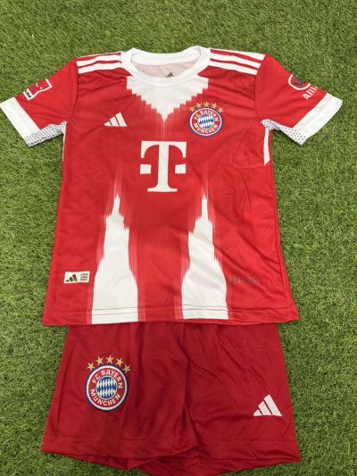 Детски футболен екип Bayern Munich 25/26 – Градска легенда (Червен)